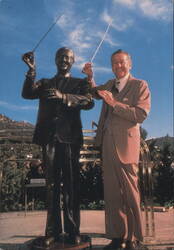 Lawrence Welk Live, Bronze Statue by Brett-Livingstone Strong Postcard