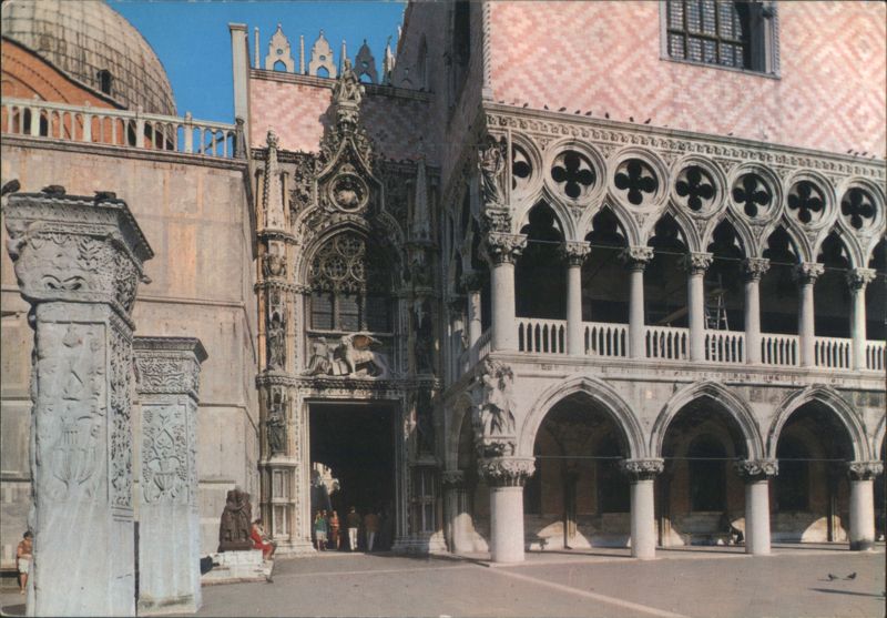 Palazzo Ducale Porta della Carta, Venezia Italy
