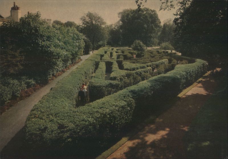 Hampton Court Palace, The Maze London United Kingdom