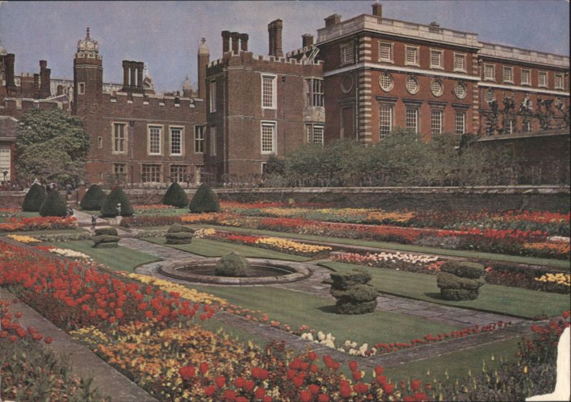 Hampton Court Palace, Pond Garden England
