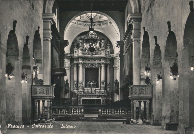 Siracusa Cattedrale Interno - Cathedral Interior Italy