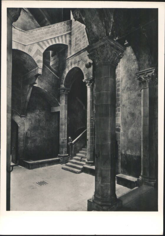Palazzo Davanzati Courtyard, Florence Italy