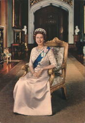 H.M. Queen Elizabeth II Royal Portrait Postcard