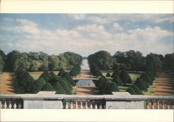 Hampton Court Palace, Great Fountain Garden Postcard