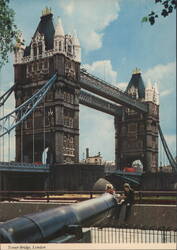 Tower Bridge, London - Drawbridges for Large Ships Postcard