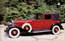 1929 Cadillac V-8 Postcard