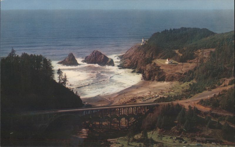 Heceta Head Lighthouse and Heceta Beach Coastal View