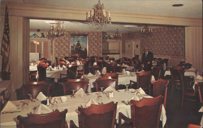 Lafayette Charcoal Steak & Seafood House Dining Room Williamsburg Virginia
