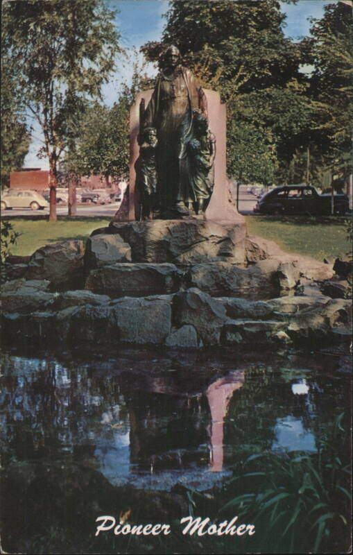 Pioneer Mother Statue & Fountain, Esther Short Park Vancouver Washington