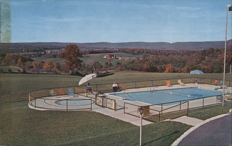 Breeze Manor Motel Pool & Hot Tub, PA Countryside Breezewood Pennsylvania