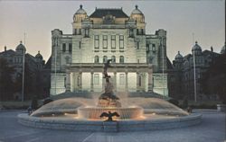 Parliament Buildings & Centennial Fountain, Victoria BC Postcard
