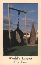 World's Largest Fry Pan, Long Beach, WA Postcard