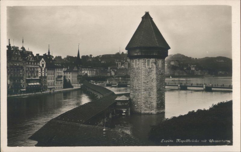Luzern Kapellbrücke mit Wasserturm Switzerland