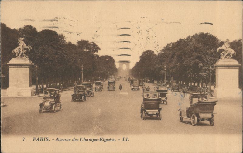 Avenue des Champs-Élysées, Arc de Triomphe, Automobiles Paris France
