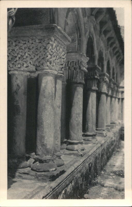 Claustro, Real e Insigne Colegiata Santillana del Mar Spain