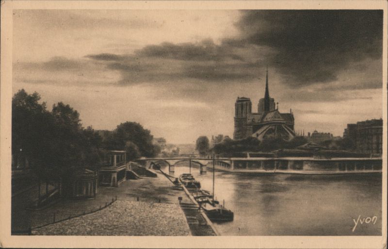 Crépuscule sur Notre-Dame, Paris France Yvon