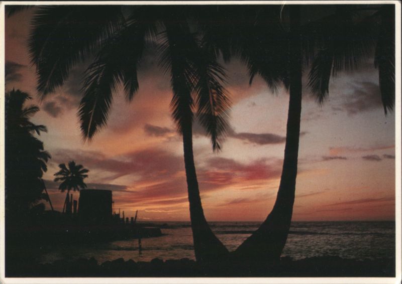 Sunset at Honaunau Bay on the Kona Coast of Hawaii