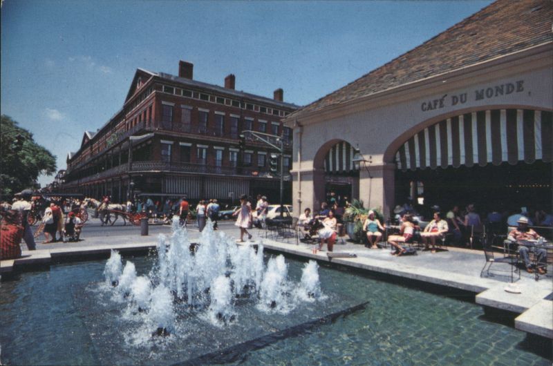 Cafe Du Monde & Pontalba Apartments, French Market New Orleans Louisiana