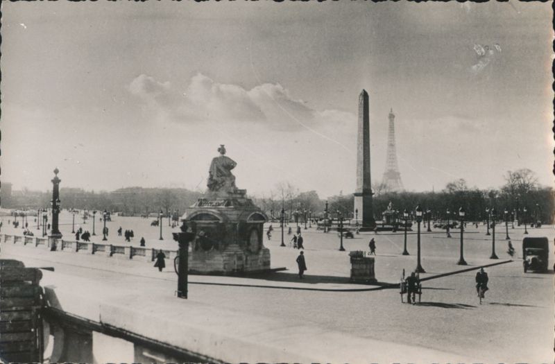 Place de la Concorde, Obelisk, Eiffel Tower view, Paris France