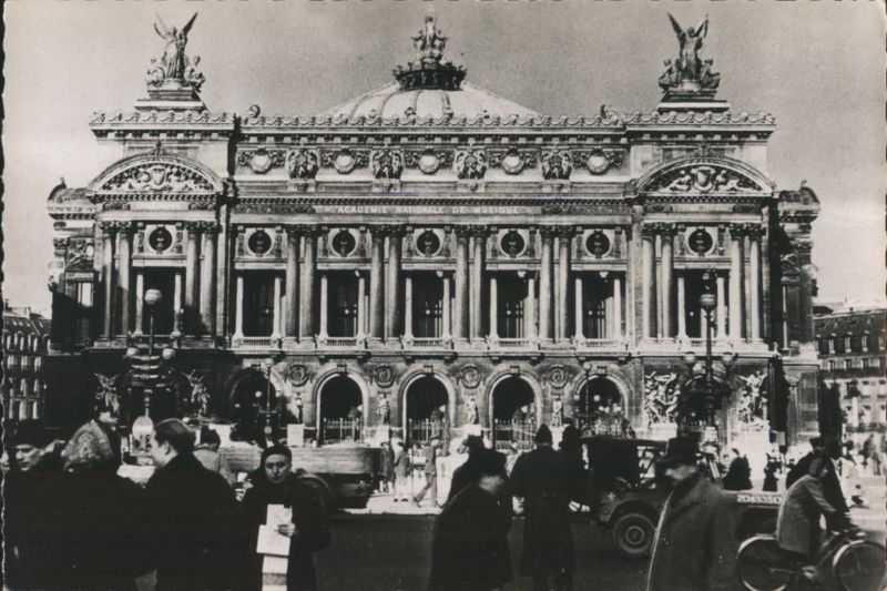 L'Opéra, Académie Nationale de Musique, Street View Paris France