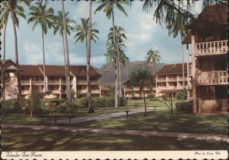 Islander Inn Kauai Hotel Grounds, Palm Trees, Mountains Hawaii