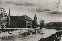PARIS. Le pont Saint-Michel, Seine River View Postcard