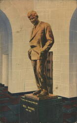 Will Rogers Bronze Statue, Claremore, Oklahoma Postcard