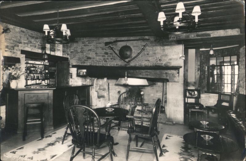 Smoke Room, The White Hart Hotel, Moreton-in-Marsh United Kingdom