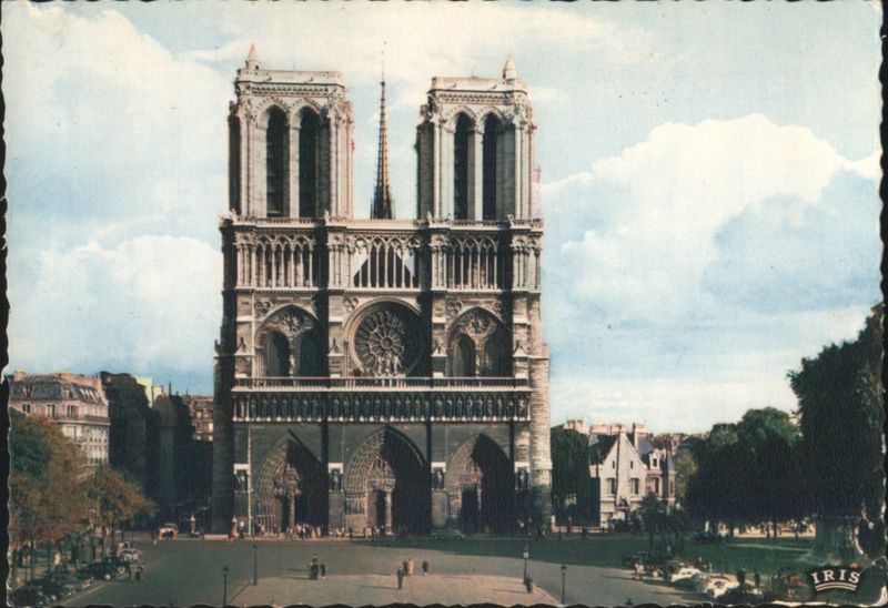 Façade de Notre-Dame, Paris France