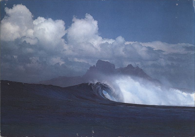 Bora-Bora Wave with Classic Silhouette Mountains French Polynesia
