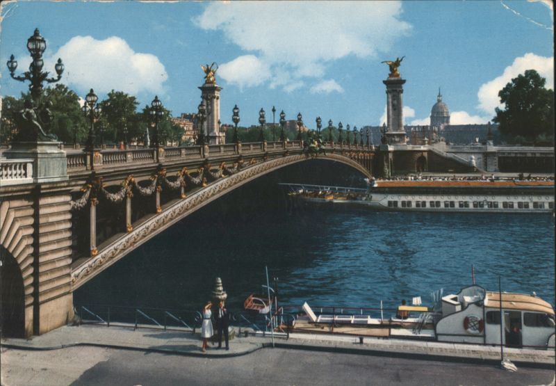 Pont Alexandre III, Seine River, Paris France