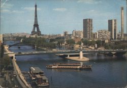 Eiffel Tower, Pont de Grenelle, Statue of Liberty, Sacré-Cœur Postcard