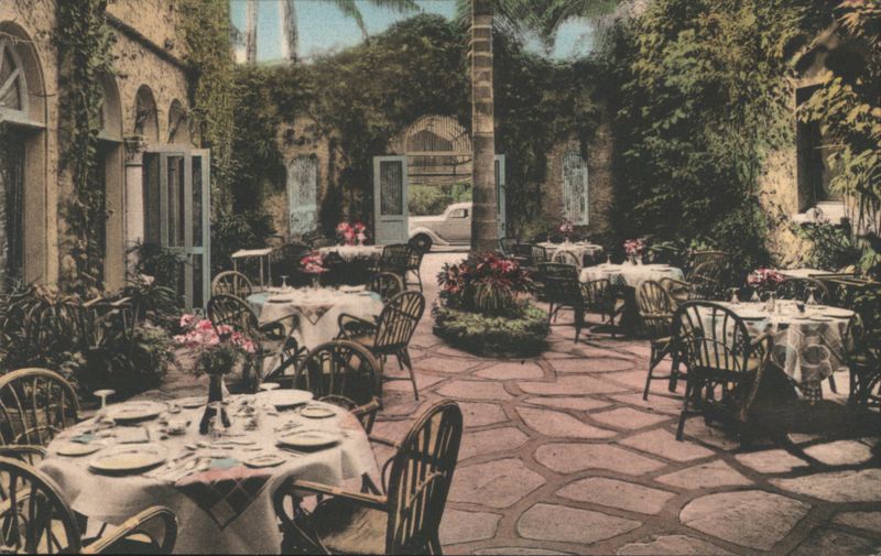 THE VINETA HOTEL Patio Palm Beach Florida
