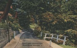 Lover's Lane, Highland Park, Grand Haven Postcard