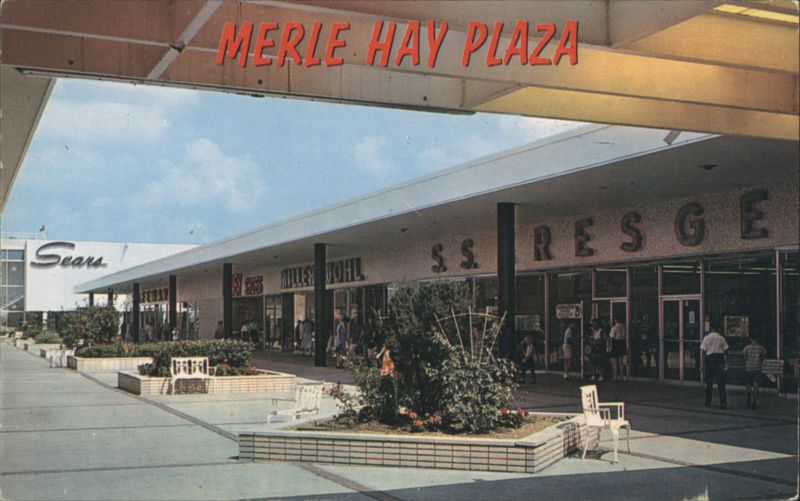 Merle Hay Plaza Shopping Center, Des Moines, IA Iowa
