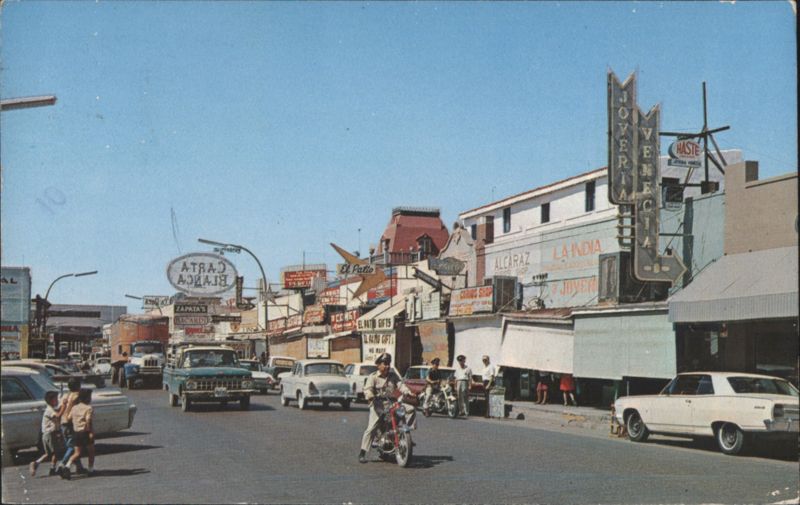 Guerrero Avenue, Nuevo Laredo - Busy Border Street Mexico