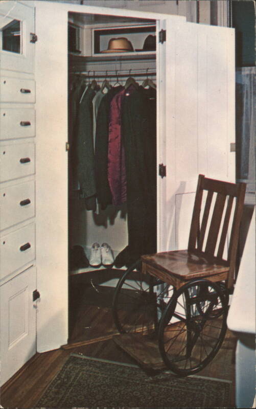 FDR's Dressing Room, Hyde Park, NY: Cape, Fedoras, Wheelchair New York