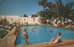 Haddon Hall Hotel Pool, Miami Beach, FL Postcard