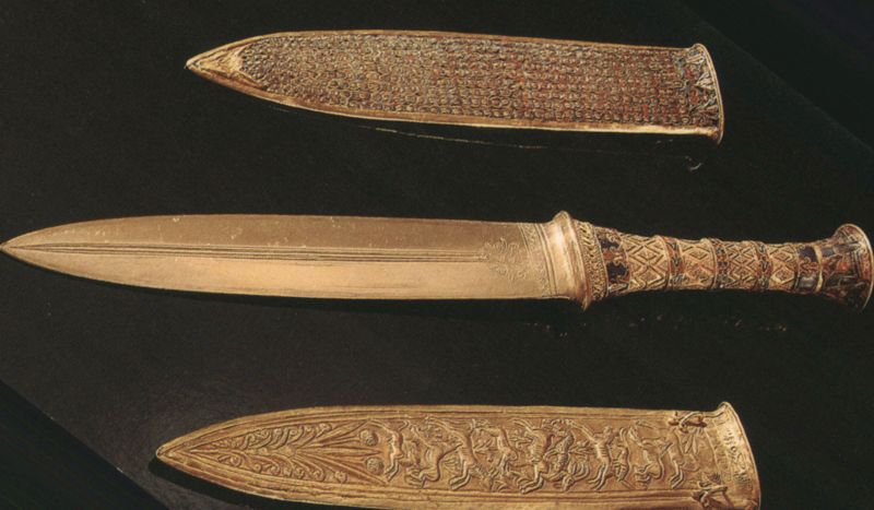 Tutankhamun Dagger & Sheath, Egyptian Museum Lee Boltin