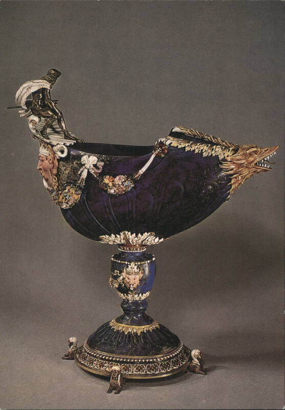 Nef de lapis-lazuli (collection de Louis XIV) Sculpture & Carving