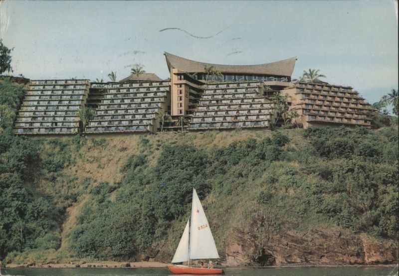 Hotel Tahara'a Inter-Continental Tahiti, Sailboat French Polynesia