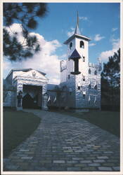 Solomon's Castle - A Man's Home and Studio, Ona, Florida Postcard