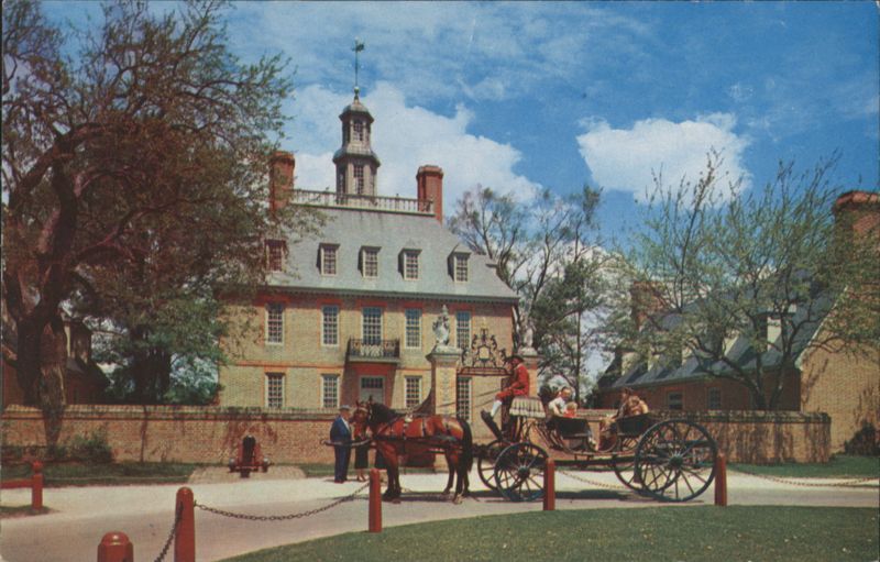 Governor's Palace, Williamsburg, VA - Horse-drawn Carriage Virginia