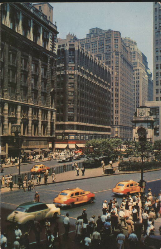 Herald Square, Retail Shopping Center, Minerva Statue New York
