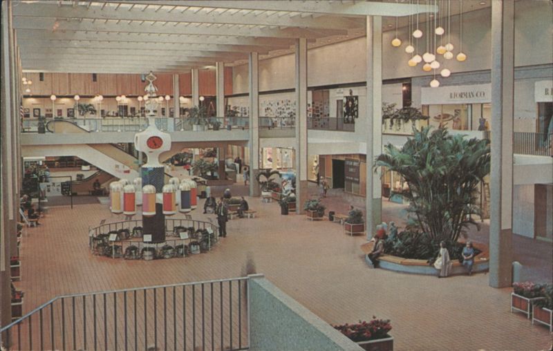 Midtown Plaza Mall, Clock of the Nations Rochester New York