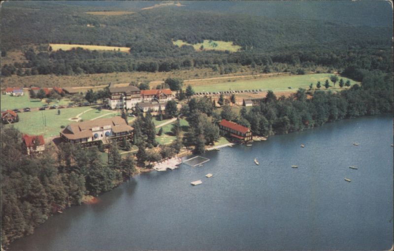 White Roe Resort, Livingston Manor, NY - Lake & Golf Course New York