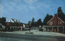 Willow Lodge Motor Court, Williamsburg, VA Postcard