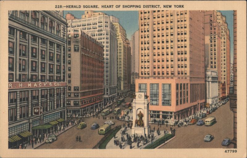 Herald Square, Macy's & Minerva Statue, New York