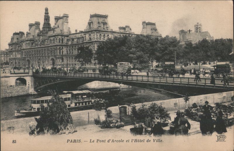 Pont d'Arcole and Hôtel de Ville, Paris France