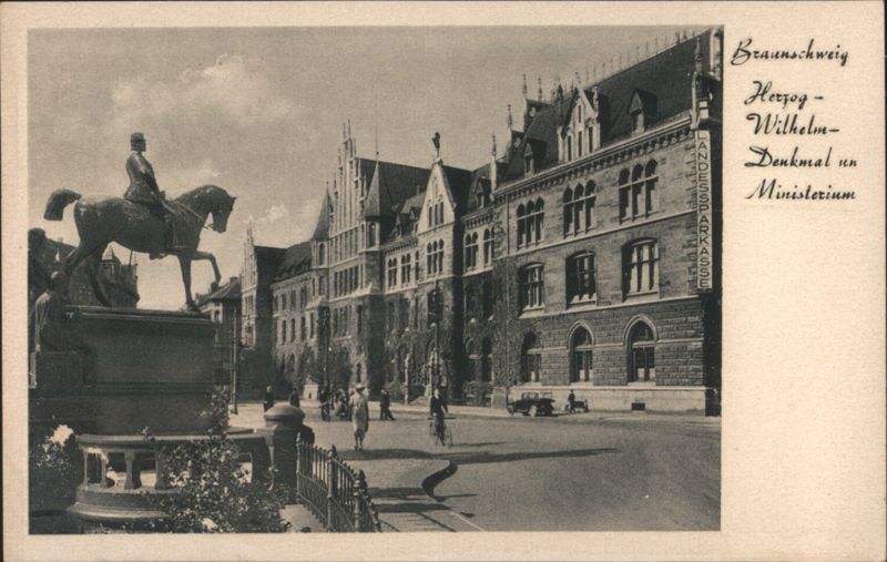 Braunschweig Herzog-Wilhelm-Denkmal und Ministerium Germany